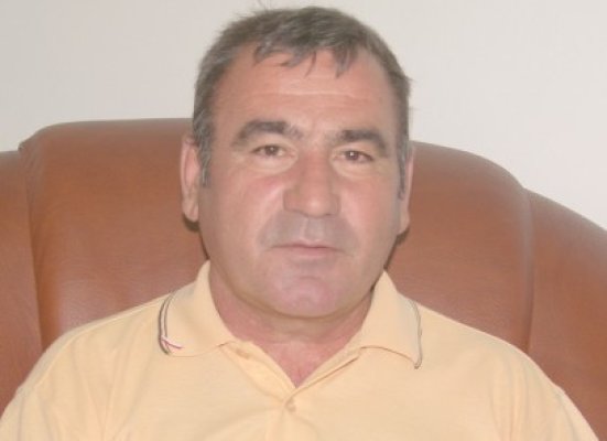Anton Burcea, încrezător că ceea ce a făcut pentru comună îl recomandă pentru încă un mandat de primar